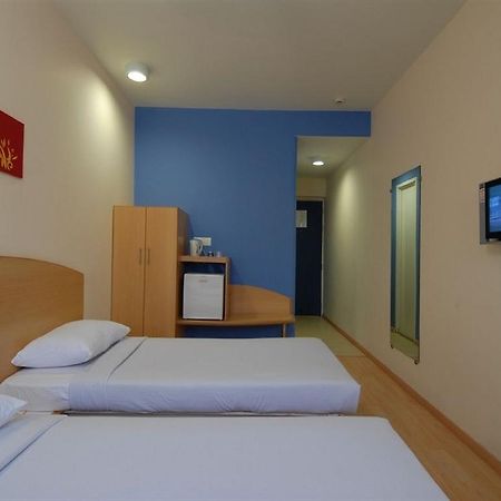 Hotel Manesar Гургаон Экстерьер фото