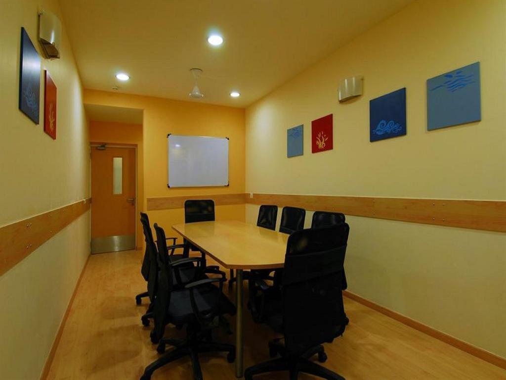Hotel Manesar Гургаон Экстерьер фото